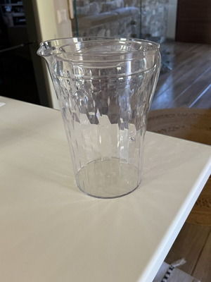 Tupperware 2L jug