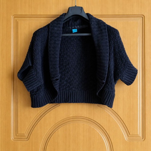 Knitted bolero black XL–2XL like new with decorative collar and button