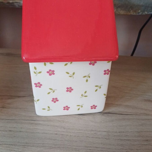 Easter decorative house like new