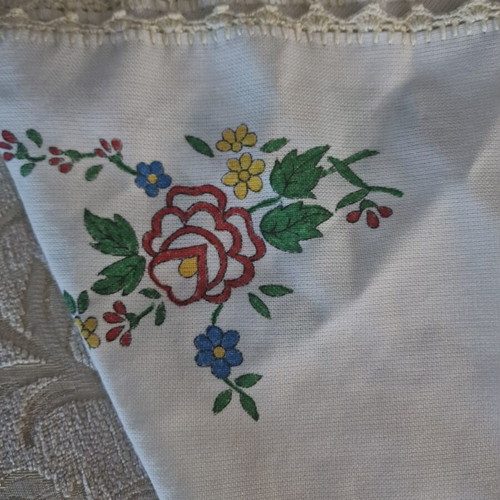 Vintage handmade embroidered doilies with lace, like new
