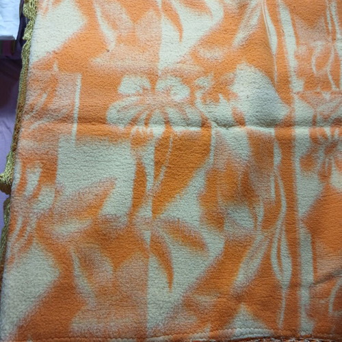 Blanket used, with flowers, good condition
