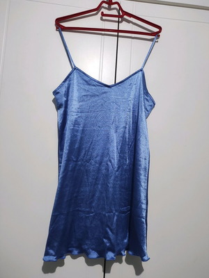 Fontana di Vita Blue Nightgown like new, satin look, size L