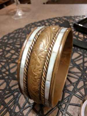 Vintage bracelet with mother-of-pearl layers used