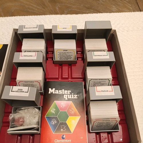 Master Quiz by Clementoni like new knowledge board game 1983
