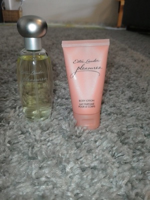 Estee Lauder Pleasures eau de Parfum 50ml and Body Lotion 50ml new