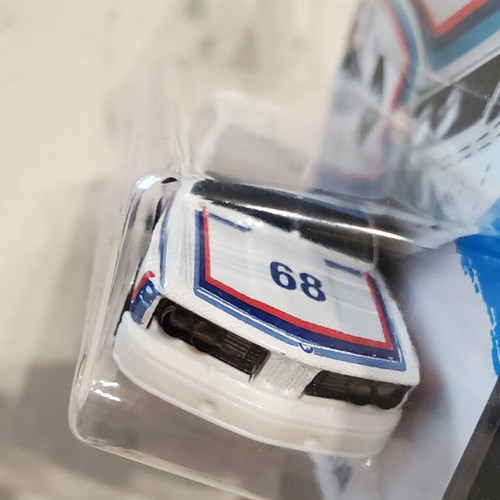 Hot Wheels 2016 BMW 3.0 CSL αγωνιστικό αυτοκίνητο καινούργιο, σφραγισμένο