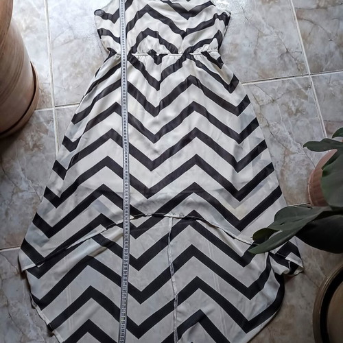 Freebird cocktail dress like new, size M, black and white