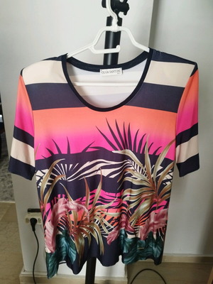Women's blouse like new, barely worn, size XL
