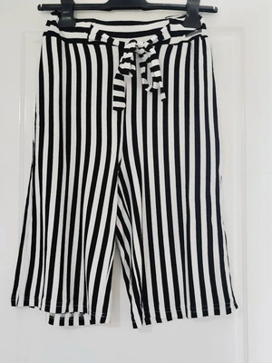 Noobass zip culotte cropped striped black and white, like new