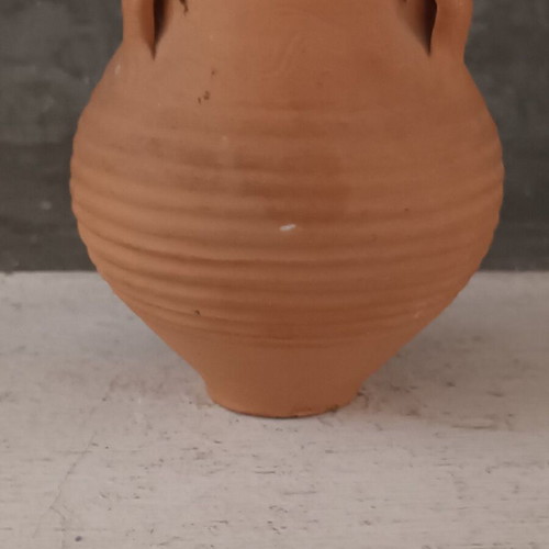 Set of 3 clay miniatures like new, oil lamp and small jars