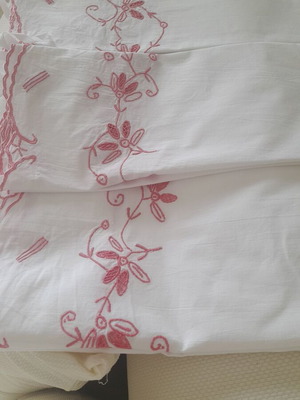 Χειροποίητο πανωσεντόνι και μαξιλάρια σε άριστη κατάσταση