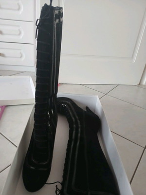 High suede boot Rococo size 40 like new, black