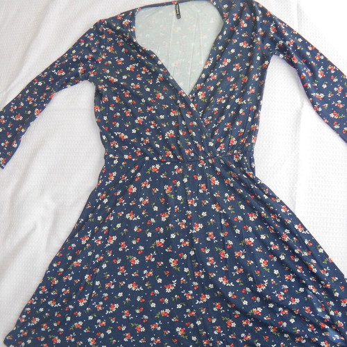 Stradivarius women's dress blue floral medium like new