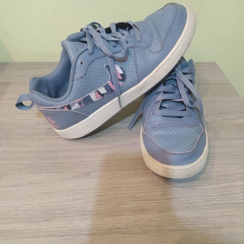 Nike athletic shoes used, gray, size 40