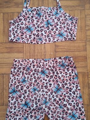Leopard and Butterfly Set leggings with top Shein used, 4 years