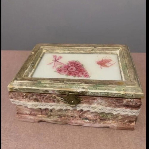 Vintage jewelry box new, wooden, beige and pink