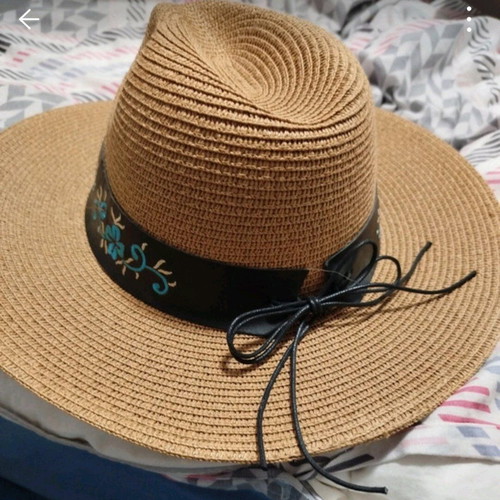 Straw hat women's like new