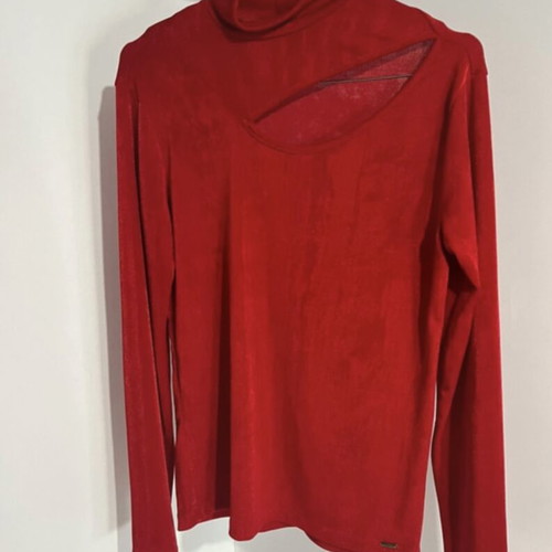 Toi&Moi red blouse with cutout, like new