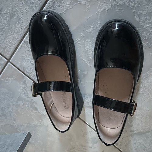 Alegria patent leather shoes for girls size 35 like new, black