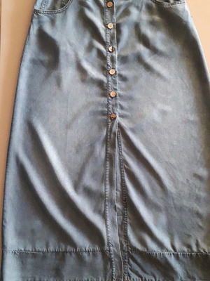 Italian maxi skirt modern length like new, 100% Tencel, size L