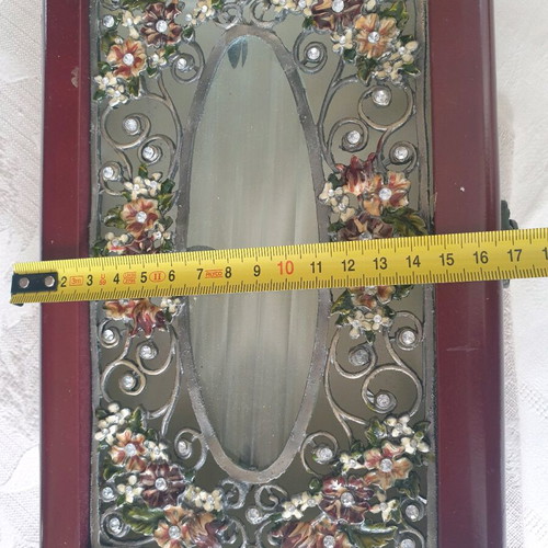 Wooden jewelry box new with enamel decoration and satin lining