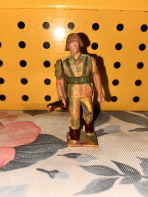 Athena soldier figure used with camouflage rare color