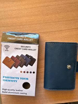 Men's wallet like new for cards and money