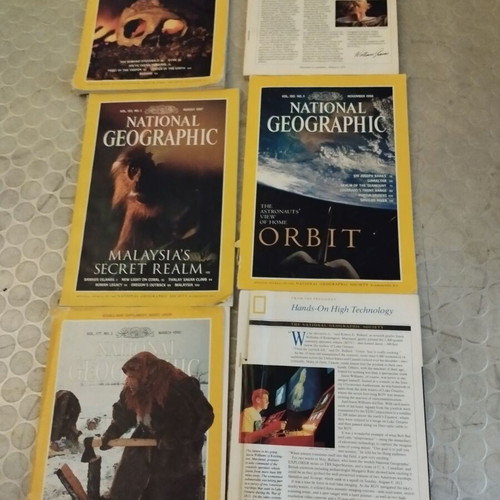 National Geographic magazines used, pack of 5 issues