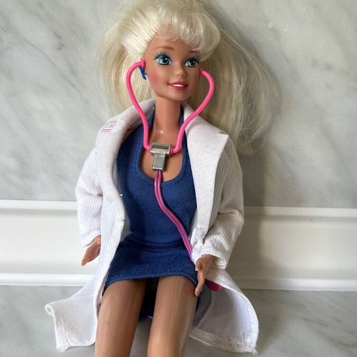 Vintage Barbie Doctor 1994 used