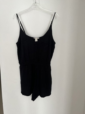 H&M black romper like new, size M
