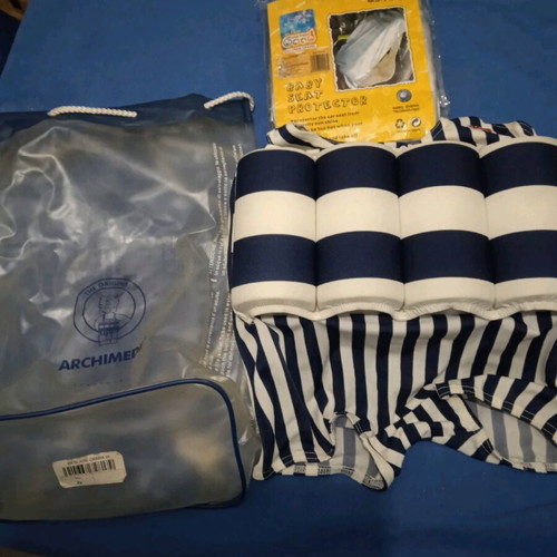 Archimede children's one-piece swimsuit like new with floatation and protector