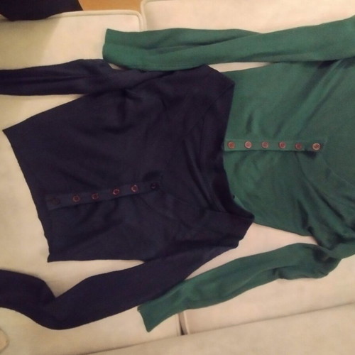 Knitted crop top cardigans in dark blue and green, like new