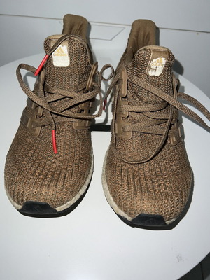 Παπούτσια Adidas Ultra Boost μεταχειρισμένα, νούμερο 41 1/3, καφέ
