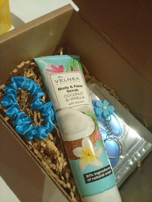 Gift set with skincare and stationery products, new