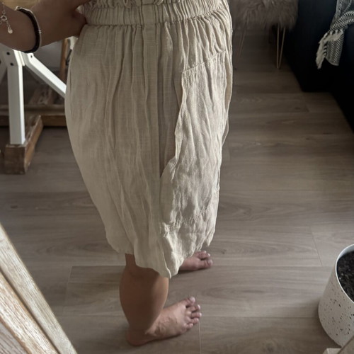 Bermuda shorts like new, beige with elastic and pockets