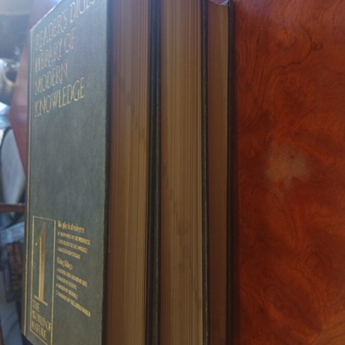 Reader's Digest Library of Modern Knowledge set in excellent condition, English