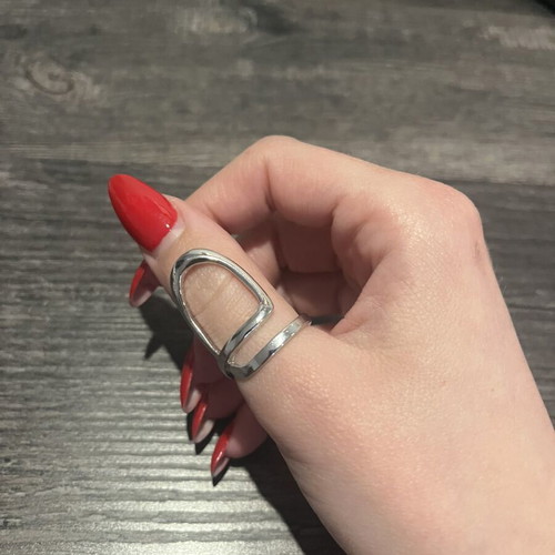 Silver ring brand new in excellent condition