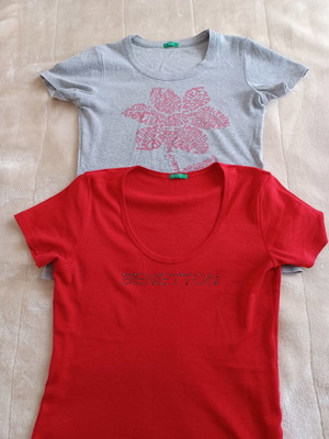 T-shirt Benetton μεταχειρισμένο, μέγεθος S, κόκκινο και γκρι, σετ 2 τεμαχίων