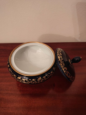 Decorative jar used, antique