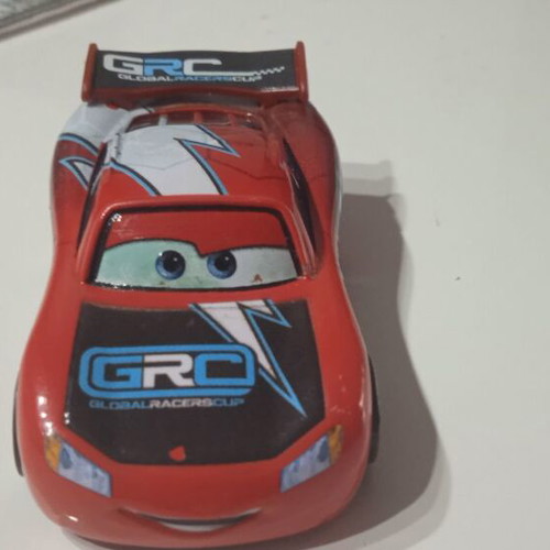 Cars Lightning McQueen metal toy car like new, collectible