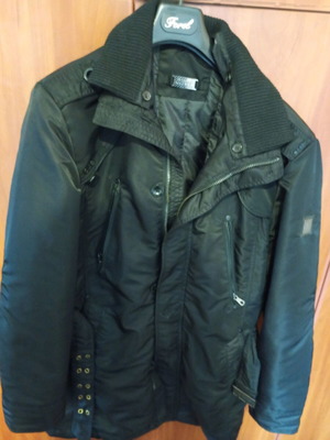 Large jacket coat like new, black with warm lining