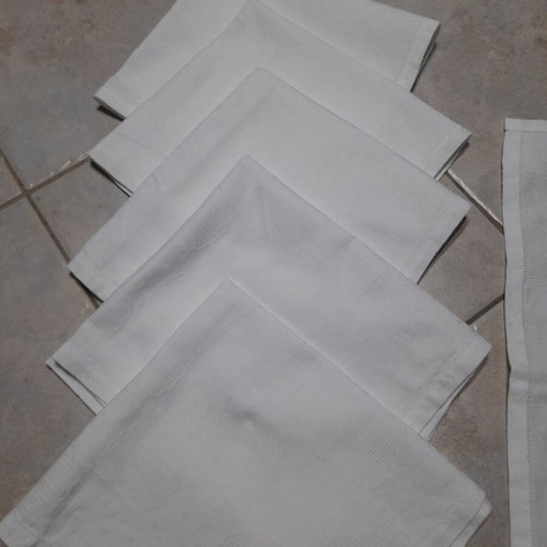 Woven dinner napkins set of 6, like new, white 48x44 cm