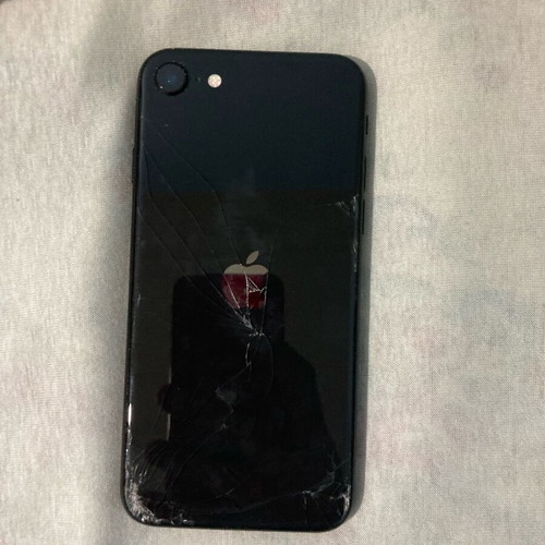 iPhone SE 2020 64GB used, black, with cracked back cover