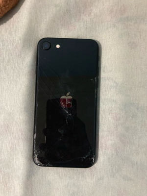 iPhone SE 2020 64GB used, black, with cracked back cover