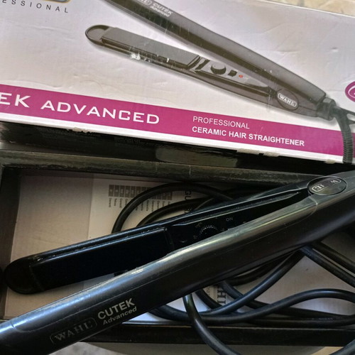 Wahl hair straightener used with box