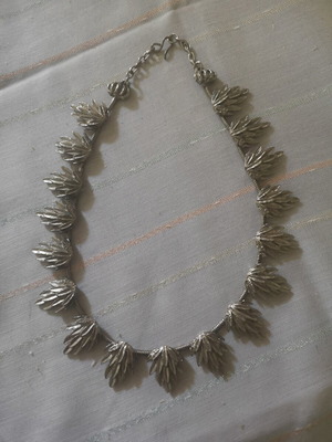 Crown Trifari Vintage 1950s Multi-Leaf Link Choker Necklace used, 93g