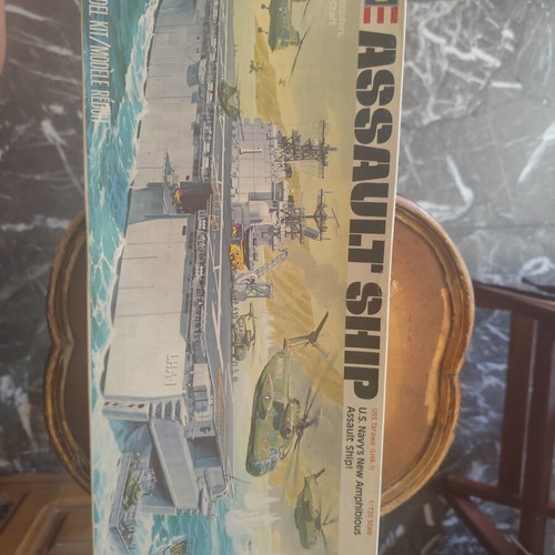 Revell Assault Ship model kit 1/720 scale H-406, vintage