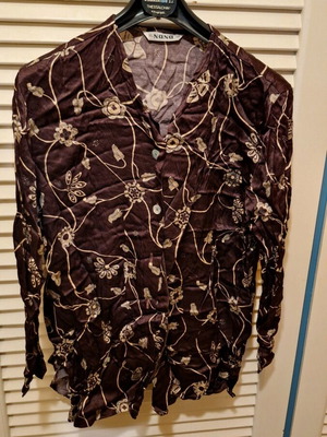 Nana damaskini shirt made of viscose like new