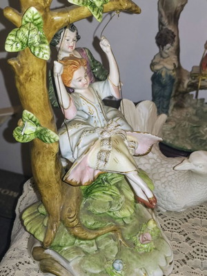 Capodimonte ιταλική πορσελάνη ζευγάρι στη κούνια μεταχειρισμένο