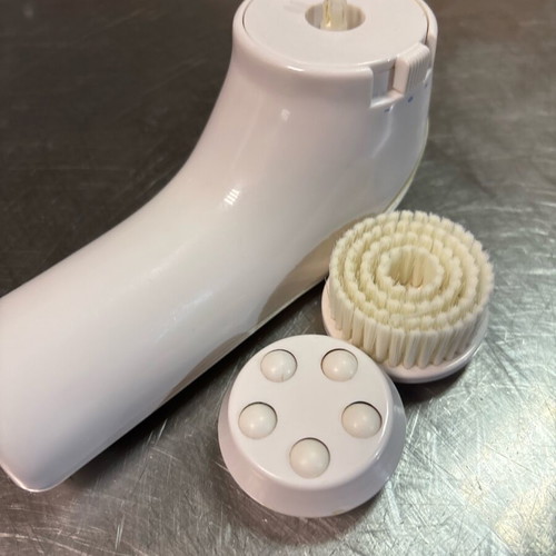Facial massager lightly used